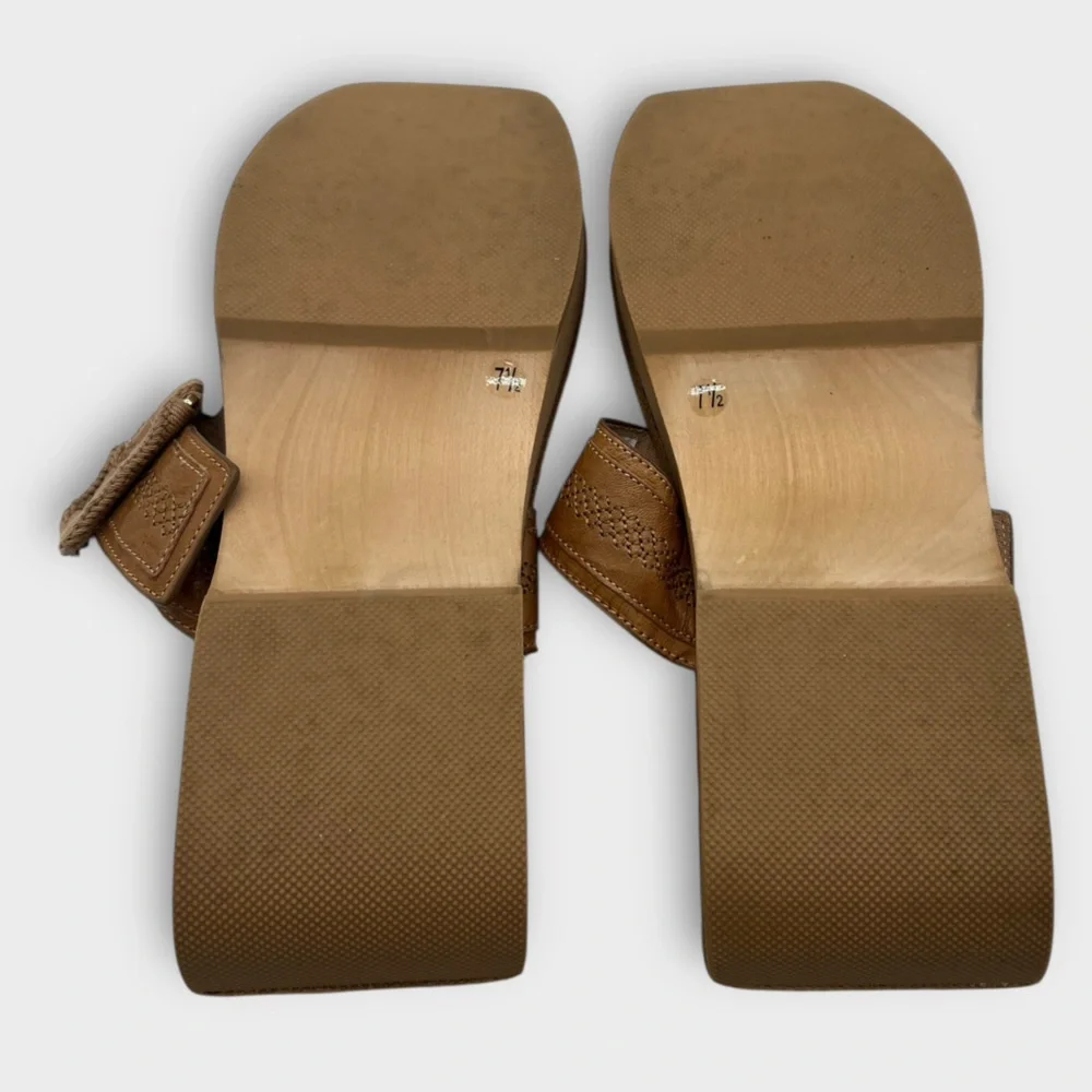 Anthropologie Kelsi Dagger Brooklyn Tan Square Flip Flop Sandals Wooden Size 7.5